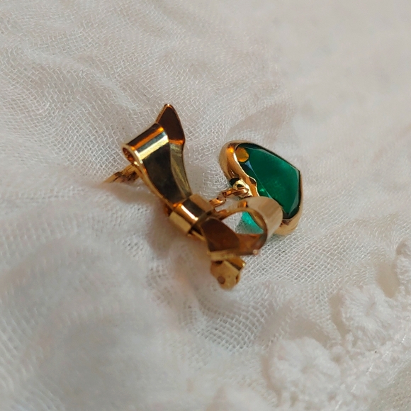🍀Vintage Bow and Green Gem Heart Brooch💚 - Picture 7 of 11